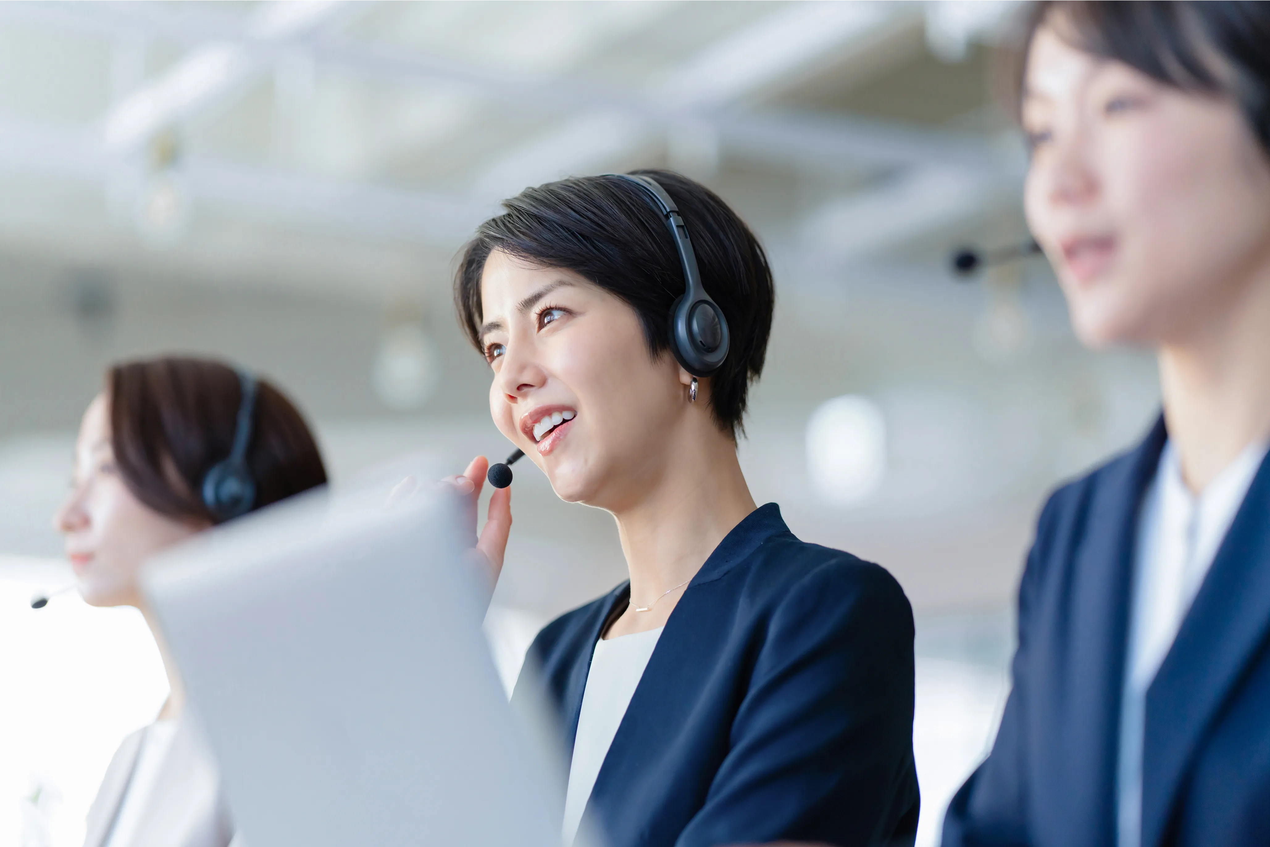 前職がオフィスワークでも未経験からライブチャット代理店として独立できる