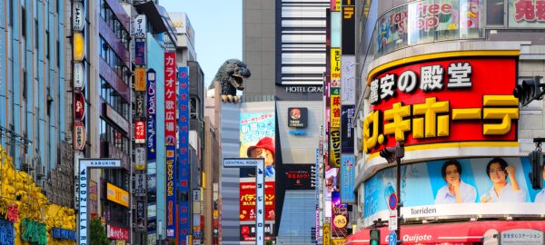 ランチやテイクアウト、商業施設が充実している