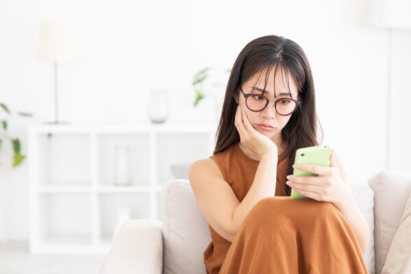 1. 家族や知人への“身バレ”リスク