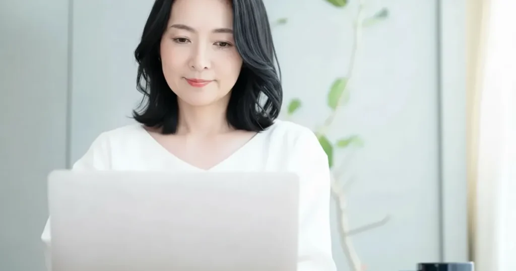 30代・40代こそチャットレディで稼ぎやすい理由