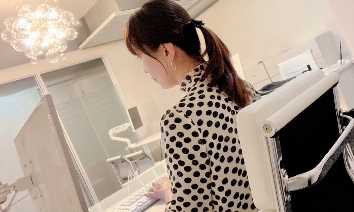 心斎橋 本店管理スタッフ 詩織