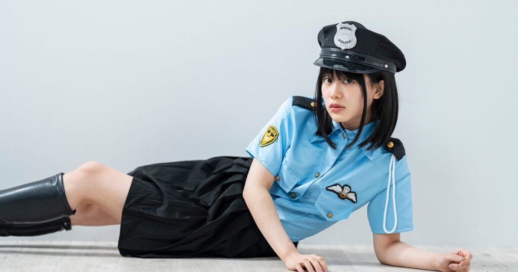 チャットレディで人気のコスプレ:第5位「ポリス」