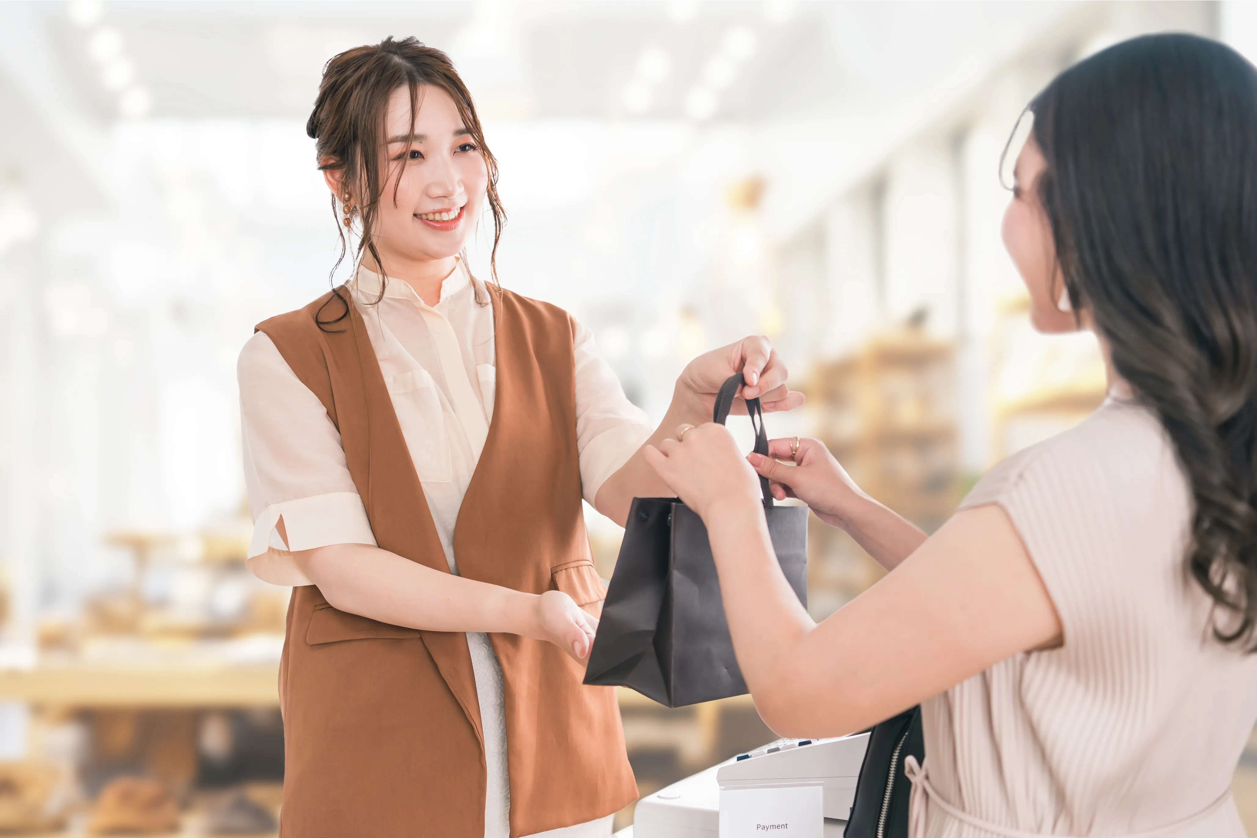 前職が接客業でも異業種からライブチャット代理店フランチャイズに挑戦可能